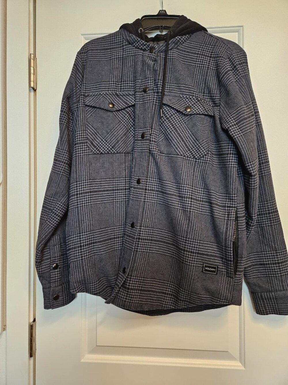 Volcom Hooded Flannel Shacket Plaid Shirt Jacket Size S Black Gray Insulated - Picture 3 of 16